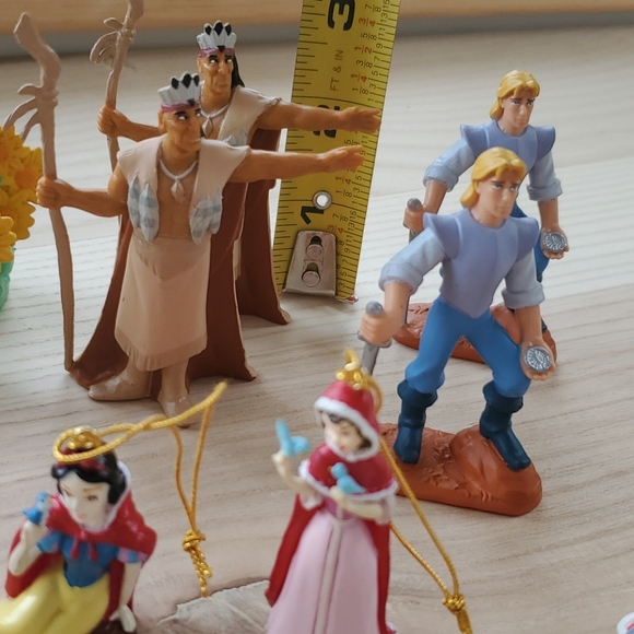 Disney Character Figurines/Ornaments 14 Piece Bundle Pocahontas - Picture 6 of 7
